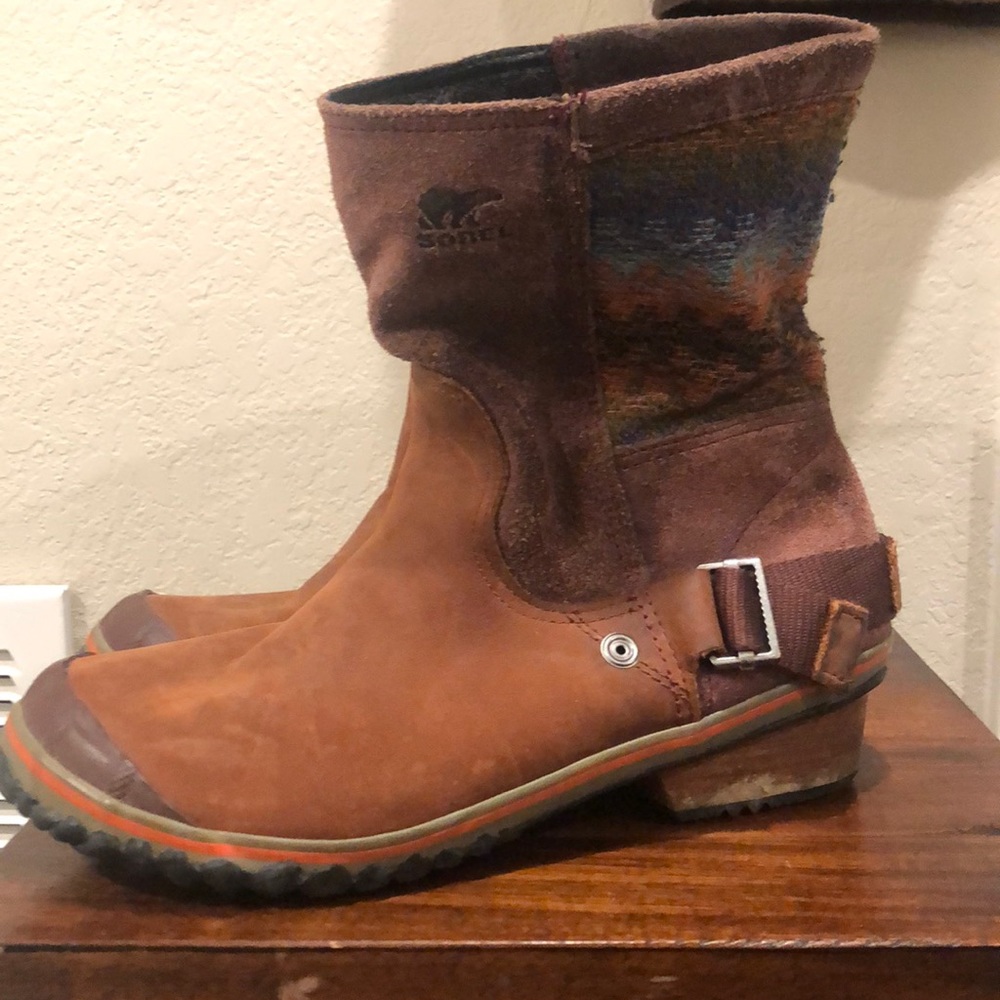 Sorel ankle boot with adorable fabric